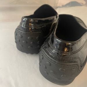 Tod's loafers black patent leather. Woman's.